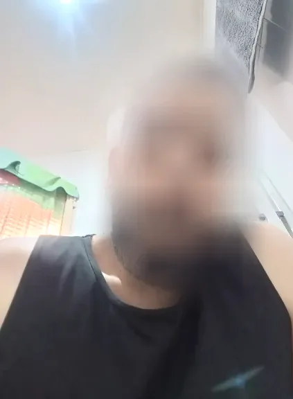 Amina, 29