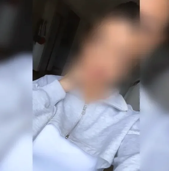 Celine, 35