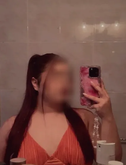 Celine, 22