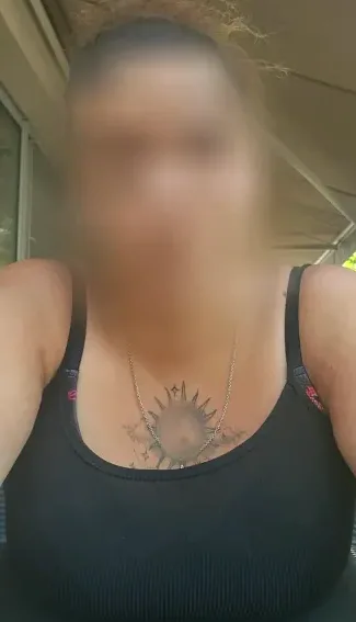 Daniela, 37