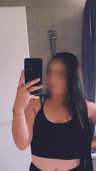 Eva, 28