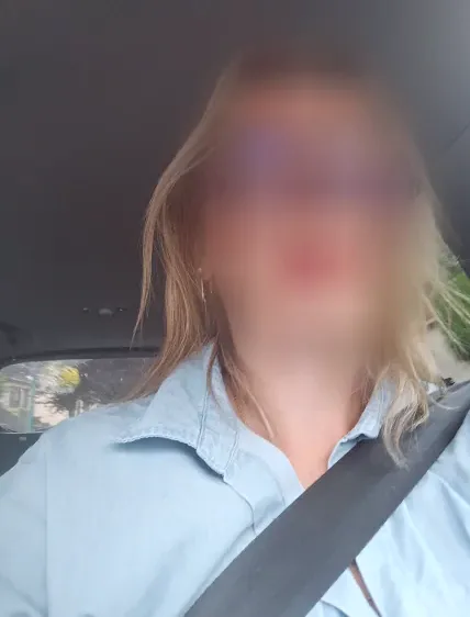 Julia, 34