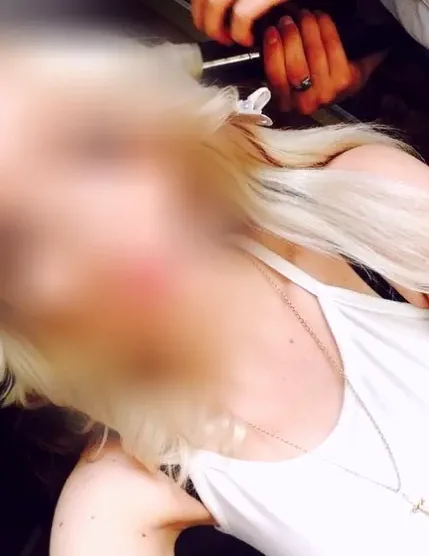 Laura, 37