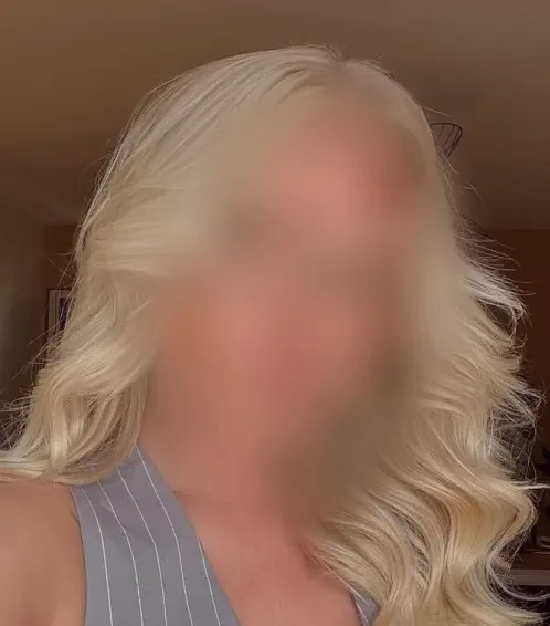 Lilly, 35