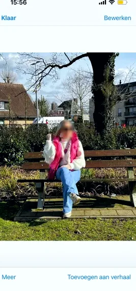 Manuela, 26