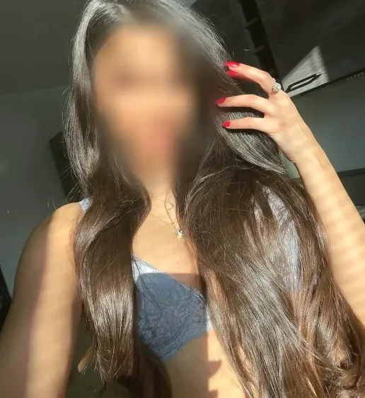 Nadine, 32