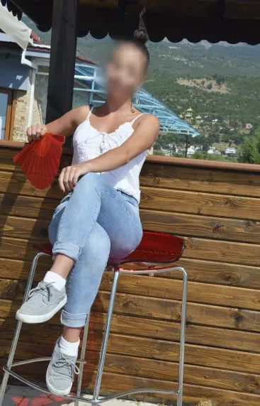 Nadine, 34