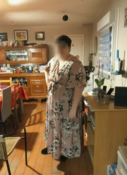 Nikolina, 22