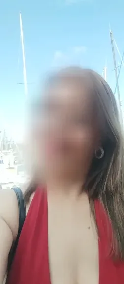 Sabrina, 35