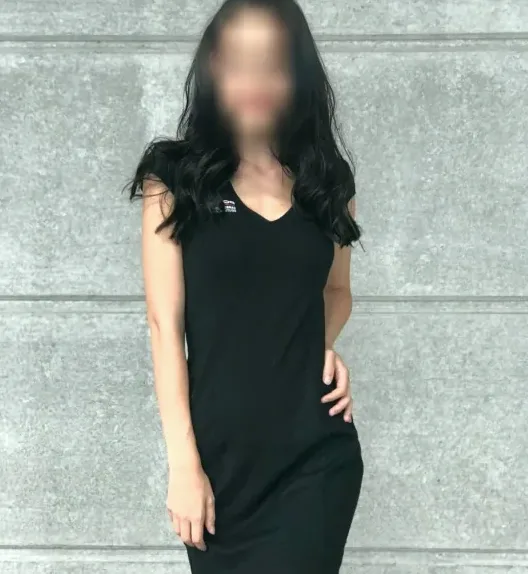 Sandra, 32