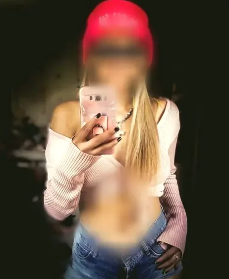 Viktoria, 36